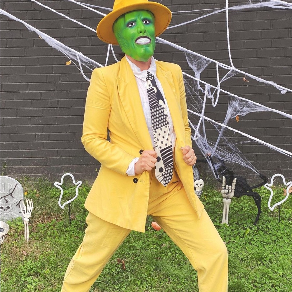 Zara yellow suit costume